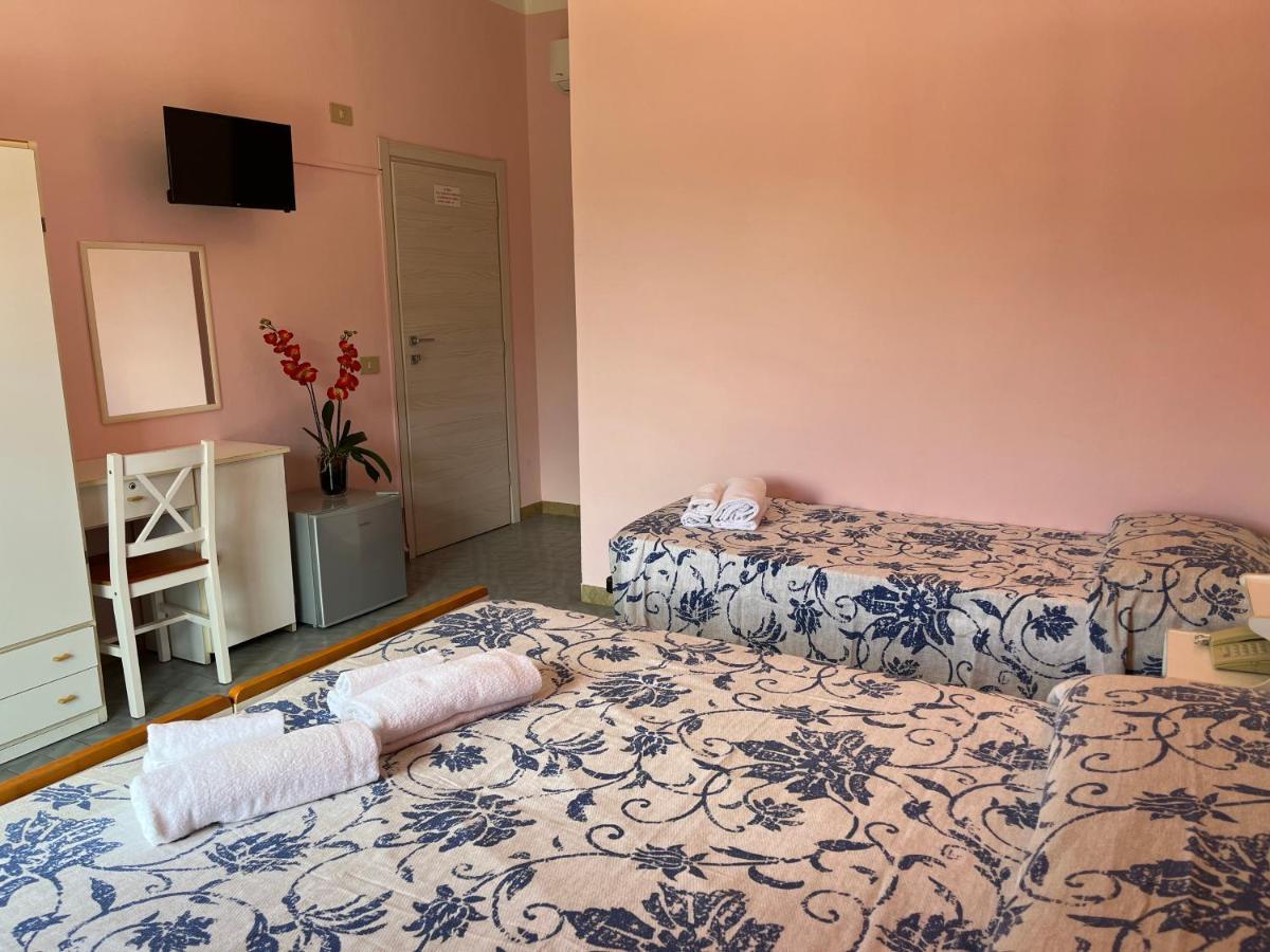 Hotel Ellymar